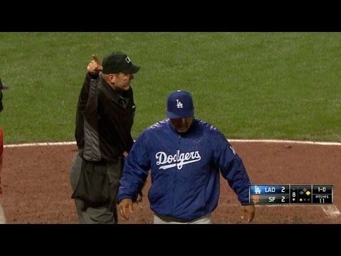 LAD@SF: Roberts gets ejected in the 8th