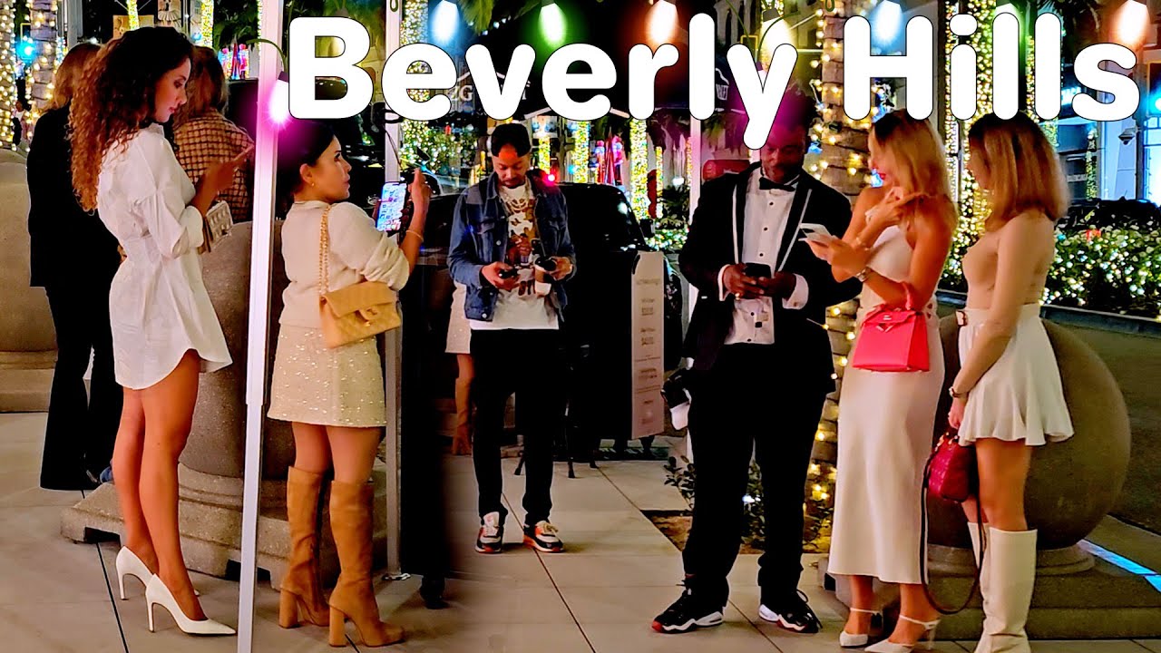 Beverly Hills Night Walking Tour in Los Angeles | Christmas & Holiday Season, Beautiful People | 4K