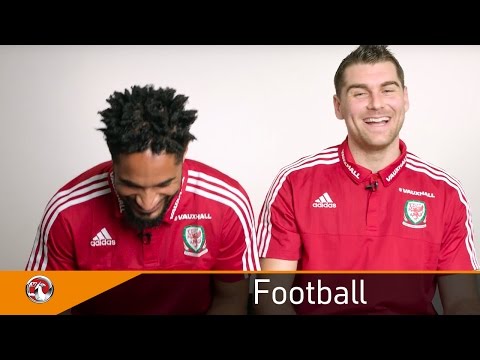 Vokes and Williams hear tales about their childhoods | Mother’s Day | Vauxhall