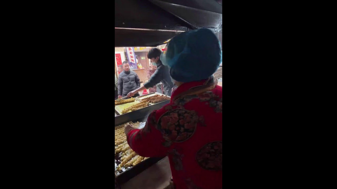Magical Chinese street food 神奇的中国街头美食  不思議な中国の街グルメ
