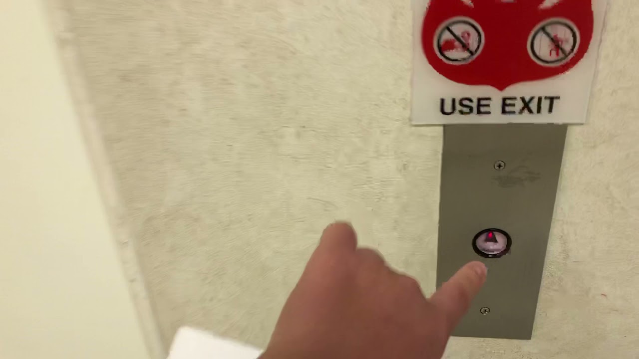 LOW ON OIL, Bumpy Montgomery Hydralluc Elevator (LEFT) JC.Penny Tacoma WA