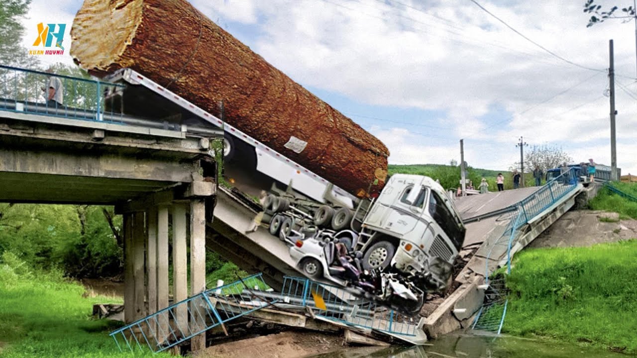 Опасные идиоты-тракисты и глупые водители автомобилей, странно водящие, что потрясает многих #04