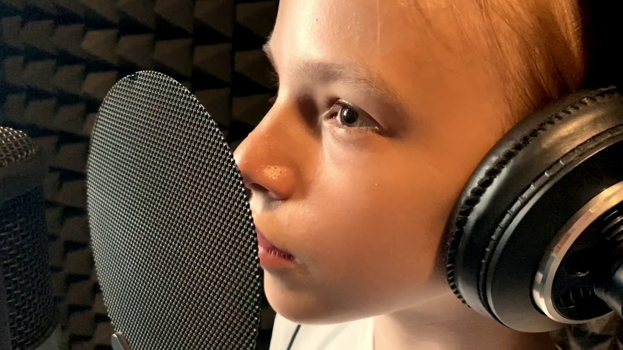 Studio Esti Nikola Ostrowska Love Yourself ( wersja polska) Cover - YouTube