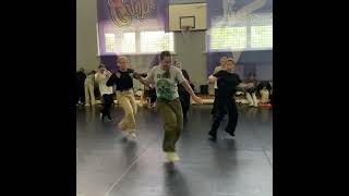 House dance crosswalk variations #bodygroove #footworkdance #house #housedance