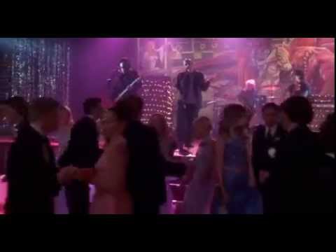 Remy Zero chante save me- Smallville (S1E21)
