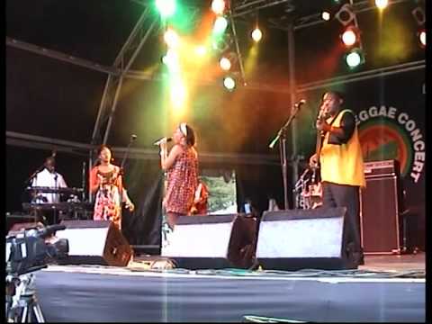 Grace -Lloyd Watt live with Gospel Band @ Leeds Re...