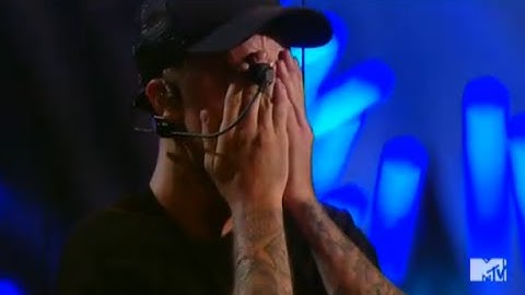 Justin Bieber crying MTV VMA 2015 - Justin Bieber Performance MTV Video Music Awards
