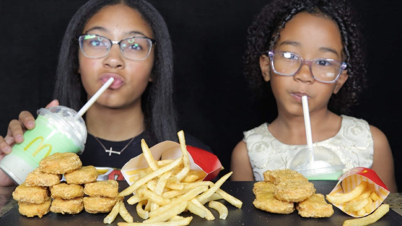 EATING MCDONALDS CHICKEN NUGGETS, FRENCH FRIES & SHAMROCK SHAKES. MUKBANG (EATING SHOW) TCEATS
