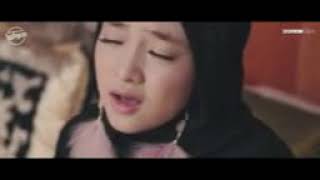 Download lagu 'Man Ana' Versi Nisya Sabyan