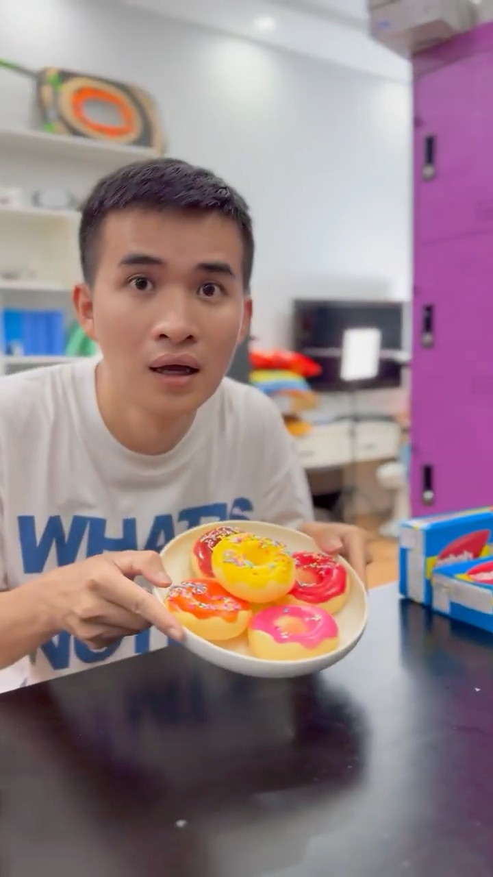 Su Hao comedy: he wants to eat candy ?