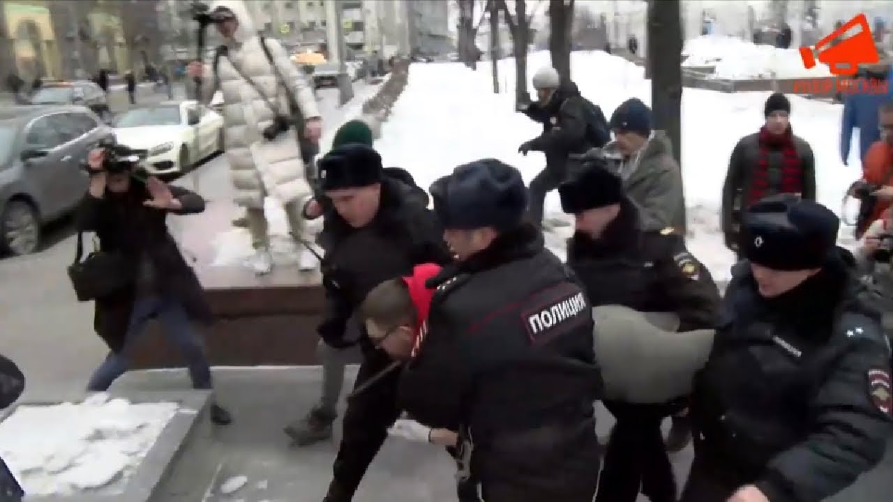 Задержания и провокации на марше материнского гнева в Москве