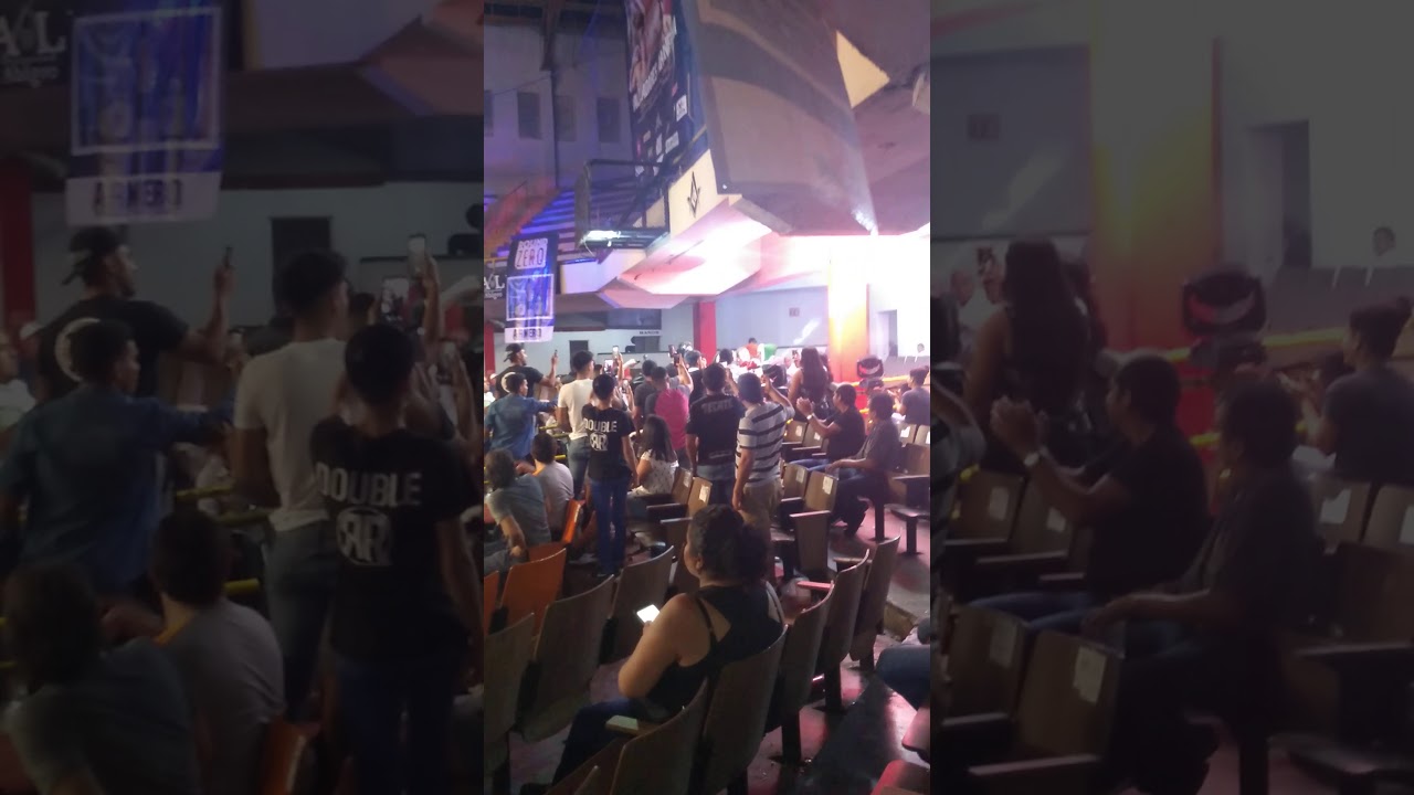 Cejitas Valladares entrance vs araneta mty México zanfer box Azteca