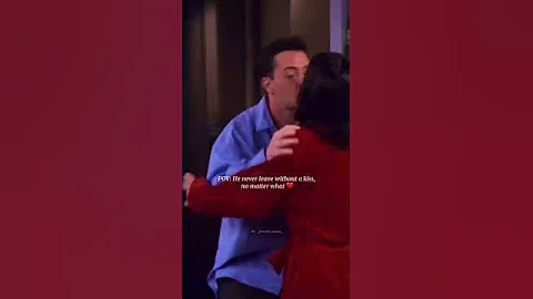He never leave without kiss ❤️ #friends#friendsedit#chandler#monica#chandlerbing