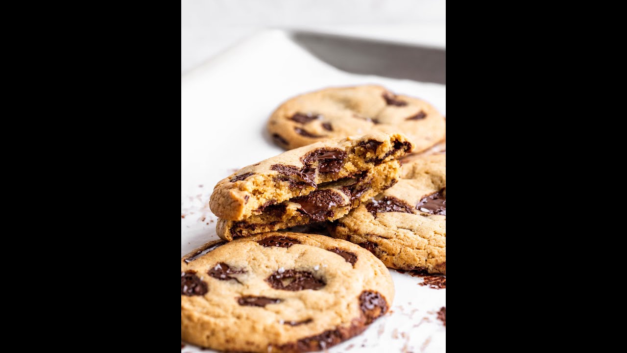 The BEST Chocolate Chip Cookies