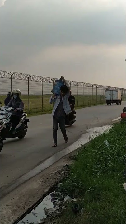 Nikmat di sore hari! pejuang rantau #shorts #short #fyp #fypシ #bandara #shortsvideo