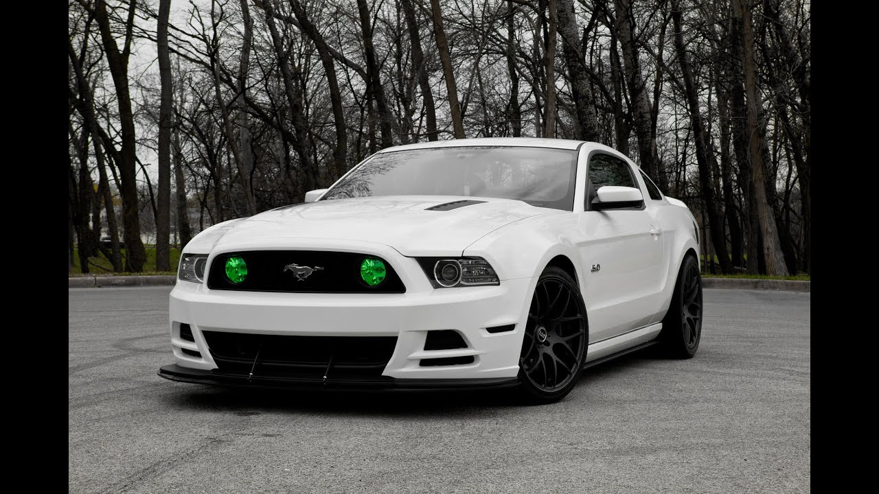 форд мустанг белый