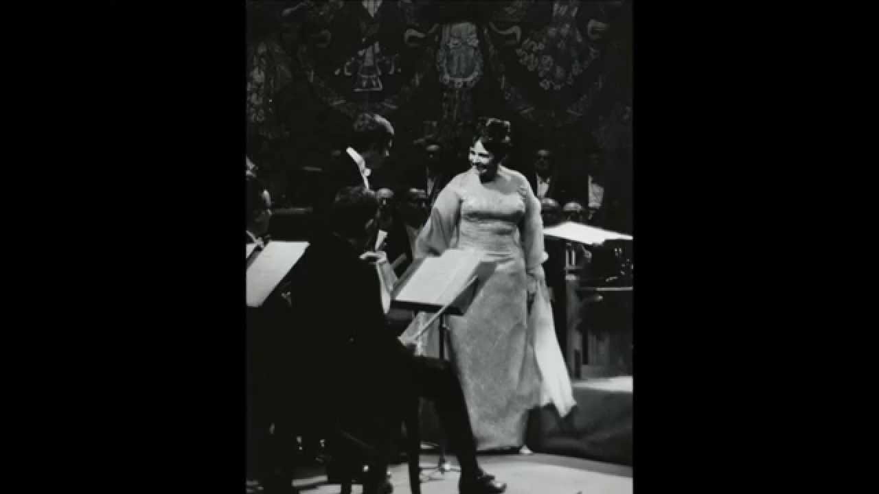 Guarda Victoria de los Ángeles "Maig" su YouTube Guarda Victoria de los Ángeles "Maig" su YouTube