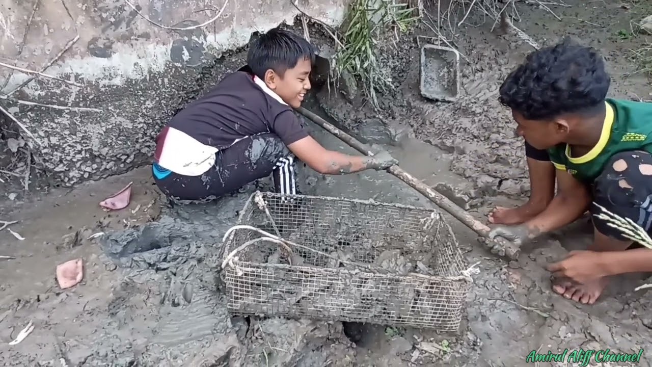 #EP1068 Korek Ikan dalam Koq - aktiviti musim kemarau