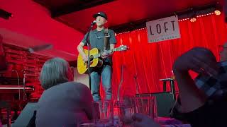 Watch Dan Bern Thanksgiving Day Parade video