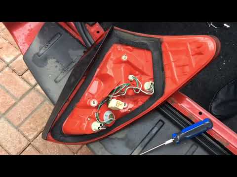 How to replace a rear lamp to a Toyota RAV4 2006-2012
