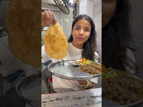 My Mom vs My Dad Recommendation 😱| Mom Vs Dad Street Food Challenge #shorts #ashortaday