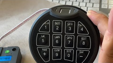 Setting up the first fingerprint on a SecuRam Biometric lock.