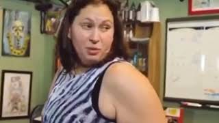 Mom passes out in front of young son while getting a tattoo