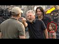 Un Asistente de Rodaje Ayudó a una Niña Pobre—El Director lo Despidió; Keanu Reeves Sorprendió Mundo