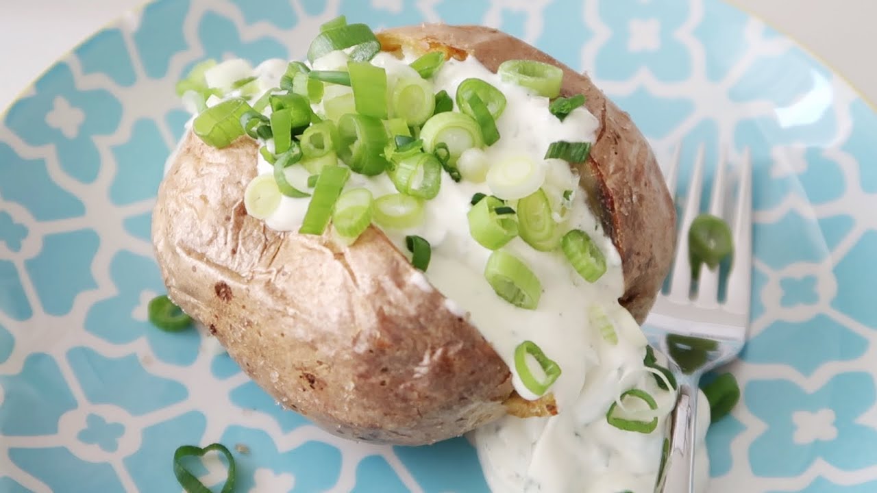 OFENKARTOFFELN MIT SOUR CREAM DIP selber machen | EINFACH &amp; LECKER ...