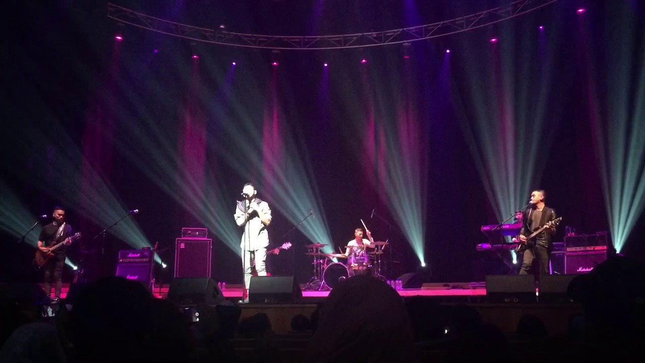 Setengah Gila @ Ungu Live in Singapore 2017