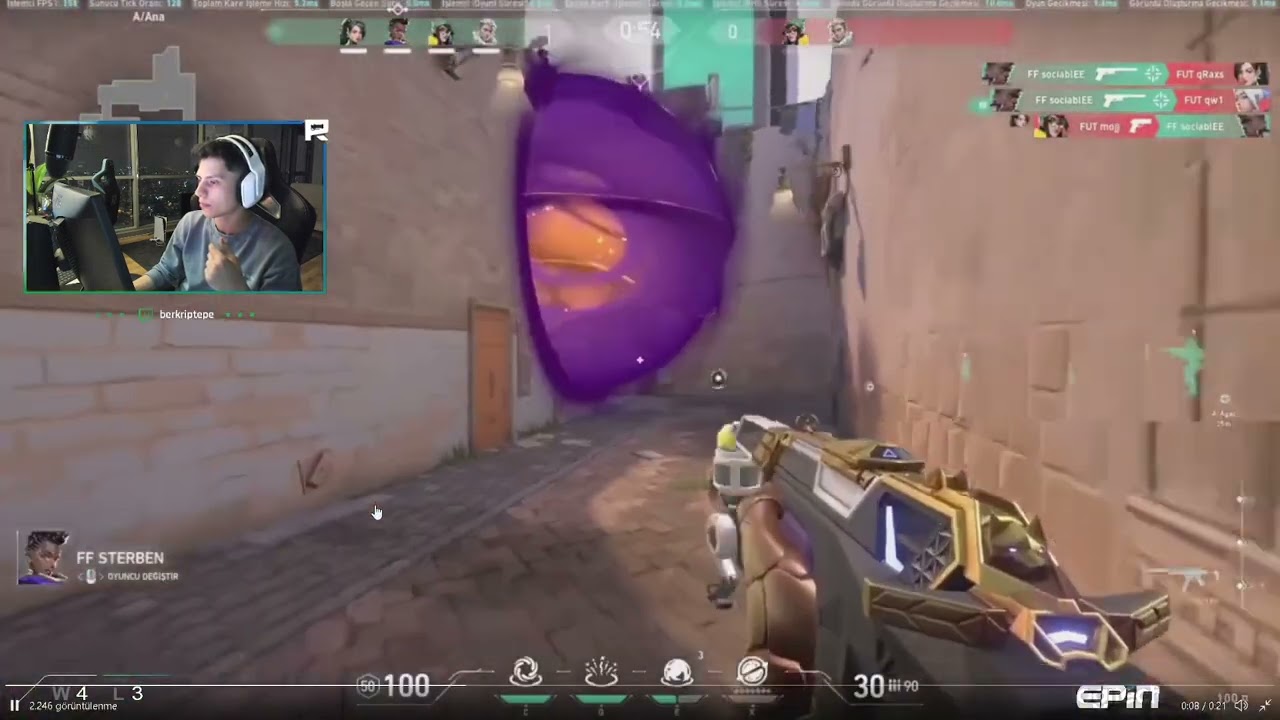 BERK SOCİABLEE'NİN FUTBOLİST MAÇINDA ATTIĞI RAGE'İ İZLİYOR!