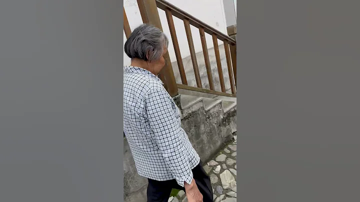 中国安徽呈坎古镆惊现全球年龄最大女导游群！ - 天天要闻