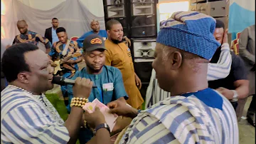 Watch as the legendary DELE ODULE steal the show as Osupa performed at a burial ceremony in Ijebu
