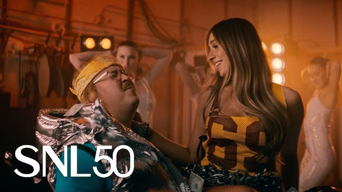 Ұйықтап жатқан семіз киска Орыс кемпірді жас ғашығы сиқыған