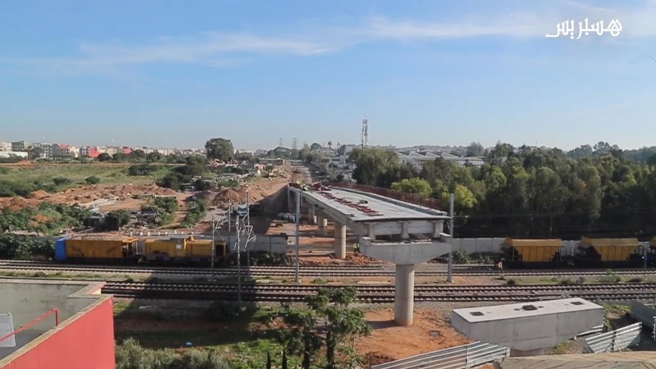 ساكنة الوفاق بمدينة تمارة يشتكون من بناء قنطرة خارج التصميم المعماري للحي