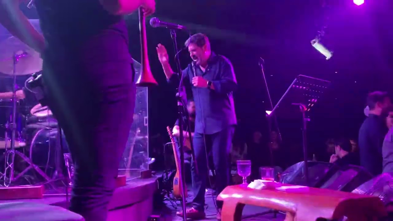 Ender Balkır - Mahsus Sahne- O yar gelir / Bu dağlar kömürdendir / Halaylar