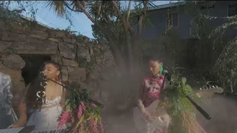 Chloe x Halle - Fake live in VR180