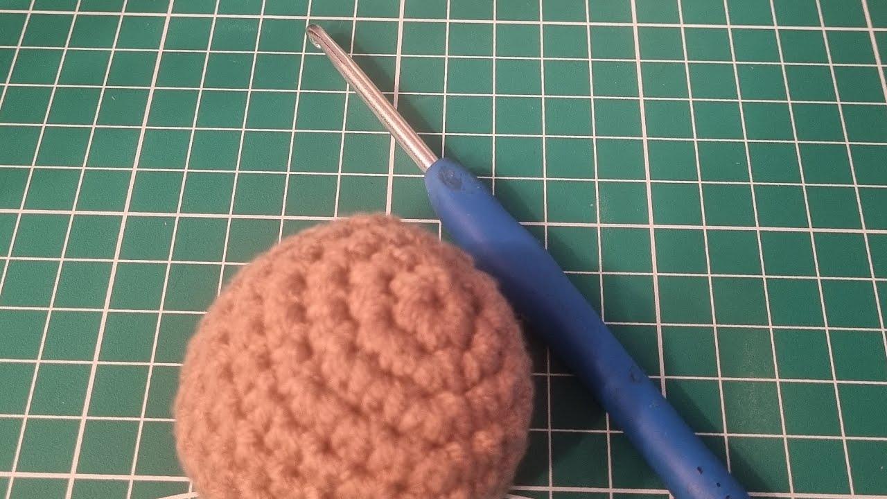How to crochet an amigurumi ball 