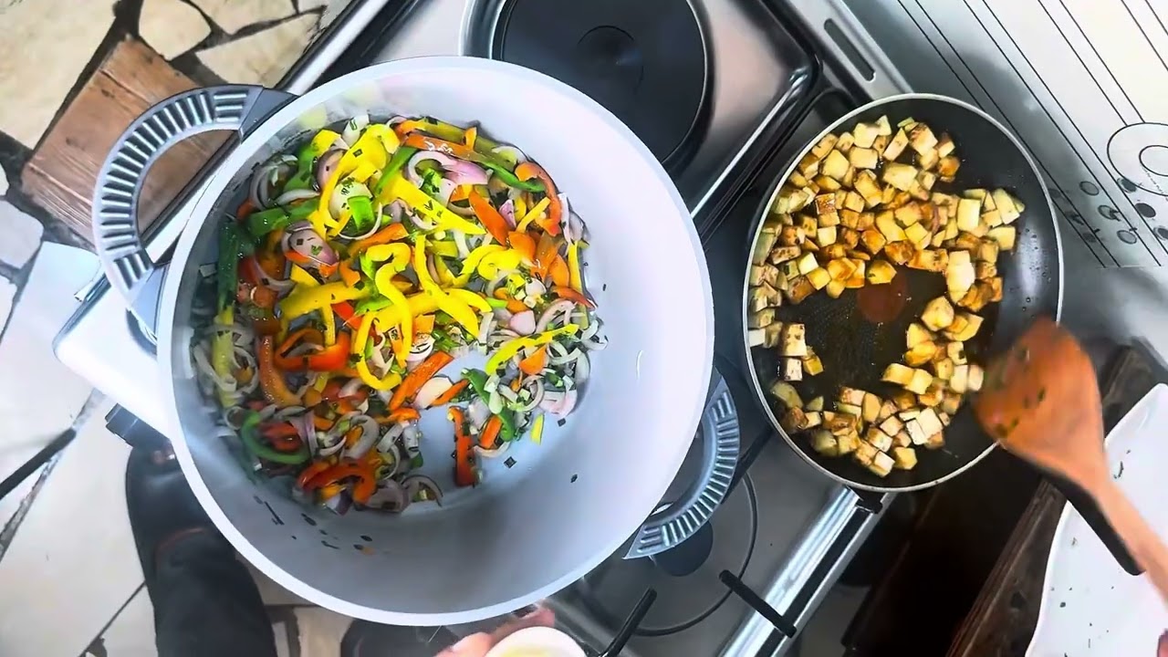 Cuisine Congolaise 🇨🇩🇨🇬: Makayabu (Poisson salé) avec Kwanga🍽️  