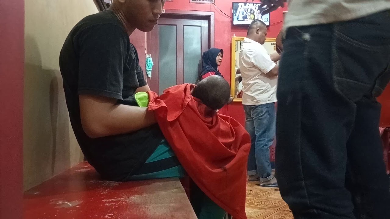 Kagum bayi 40 hari  anteng pada saat di  potong  rambut  YouTube