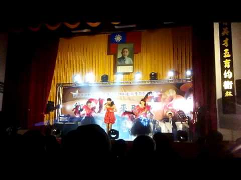 江青蓉唱(青蚵嫂)2015,12,24,在埔心國小。