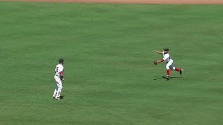 DET@BOS: Betts tracks down ball in shallow right