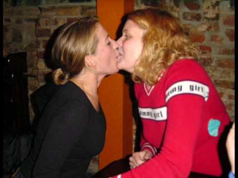 Lesbians kissing with tounge Lesbians kissing with tounge