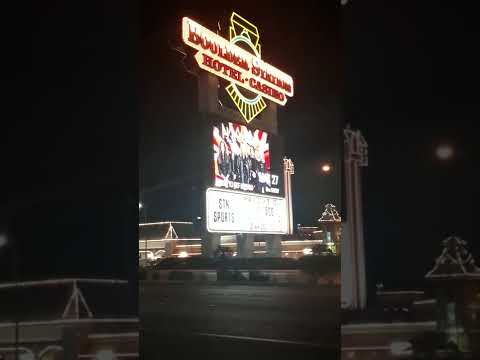EXPLORING THE SHOPS AT CRYSTALS LAS VEGAS, NV NEXT TO ARIA RESORT/CASINO 2021 - LoneWulfRick
