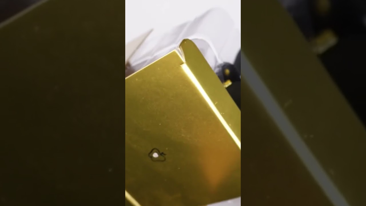 What does a real life golden apple look like? Let’s find out! 🍏✨ 