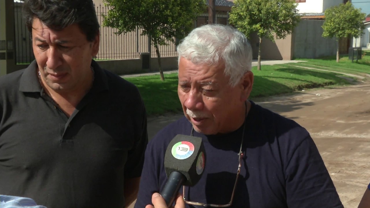 VECINOS RECLAMAN POR EL ESTADO DE LAS CALLES - YouTube