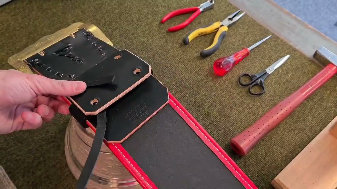 Glockenriemen anbinden