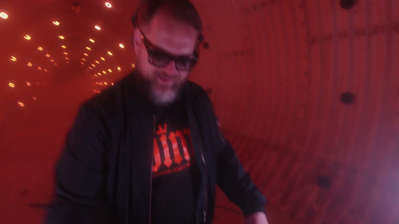 Creative Light 1 - The Tunnel