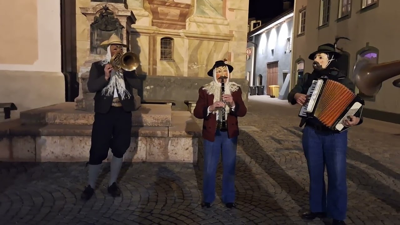 Maschgarramusi am Klotzdenkmal