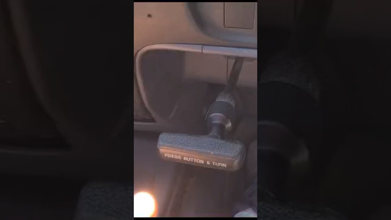 Как отпустить ручной, стояночный или аварийный тормоз. Ют, Ван «Нажмите кнопку и поверните»